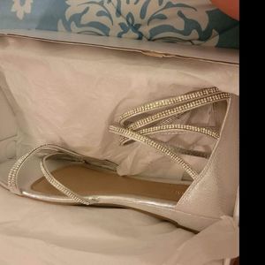 2 pairs of DreamPair sandals